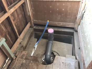 静岡県東部地区/トイレリフォーム　W様邸/和式トイレから洋式トイレへリフォーム／1日目【トイレ和洋改修】