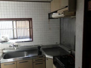 静岡県田方郡函南町／キッチンリフォーム　E様邸／キッチン経年劣化／1日目【解体工事】
