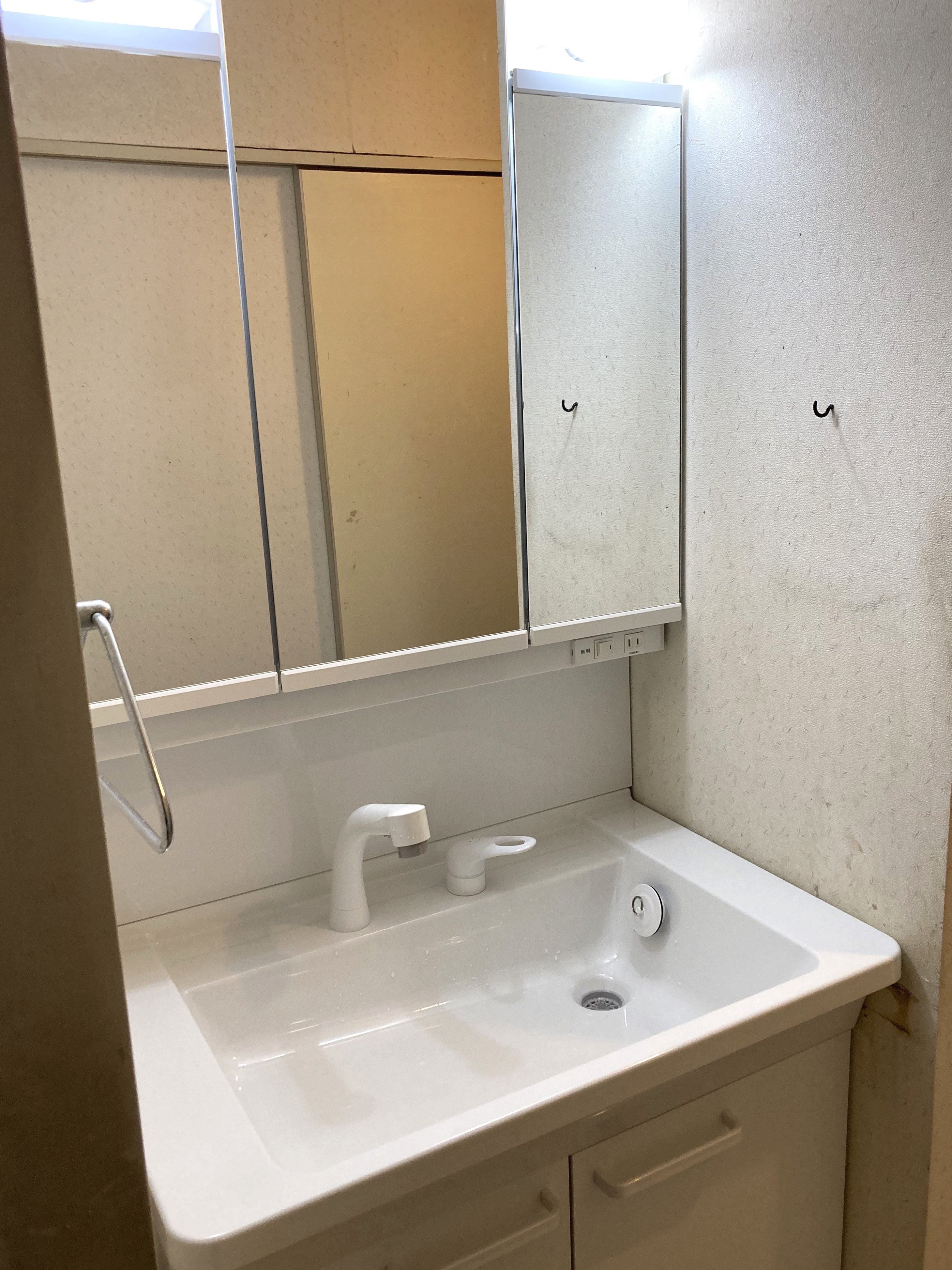 静岡県三島市／洗面化粧台リフォーム　F様邸／経年劣化／【洗面化粧台交換】