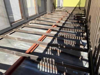沼津市三津内浦／ベランダ樹脂床交換・テラス屋根設置工事H様邸／【樹脂床交換・補強・ベランダ屋根・テラス屋根 】