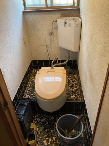 静岡県伊豆市牧之郷／和洋トイレ改修工事Ｍ様邸／【トイレリフォーム・便座交換】TOTOトイレQR・東芝・温水洗浄便座