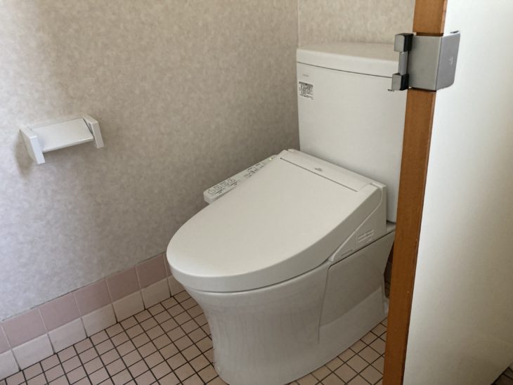 静岡県／商業ビルトイレ改修Ｂ様／トイレリフォーム・和便器解体・タイル張り・便器設置・新規電気配線・TOTO