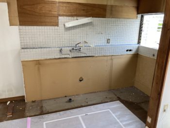 静岡県伊豆の国市南江間／キッチン改修工事・リビングフローリング改修工事／キッチンリフォーム・タカラスタンダードエーデル・内装リフォーム・NODAＪクラレス