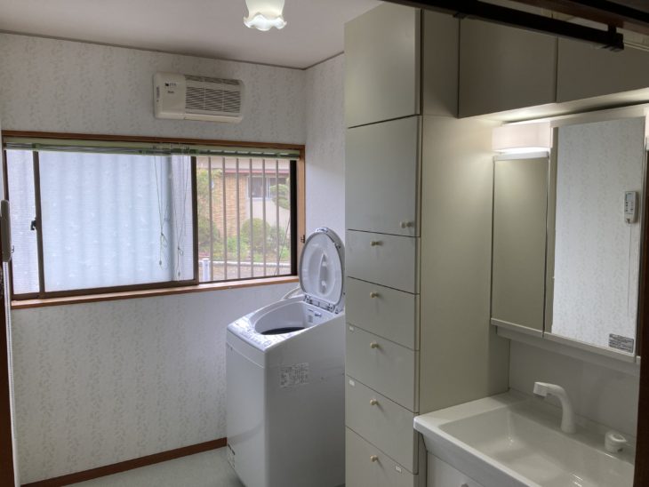 静岡県伊豆市市山／脱衣場改修工事／洗面所リフォーム・ 洗面化粧台・TOTO・Ｖシリーズ・クッションフロア張り替え