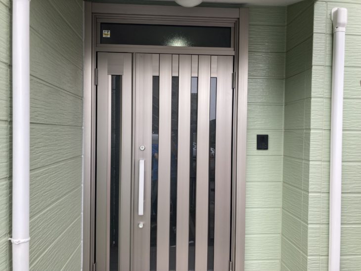 静岡県長泉町中土狩/玄関交換工事/玄関リフォーム・トステム、C17N型、シャイングレー