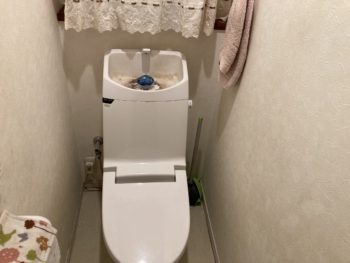静岡県三島市加茂川町/トイレ改修工事/トイレリフォーム・INAX・YBC-230S・YDT-2380・シャワートイレ・CW-41・トイレ壁紙張り替え