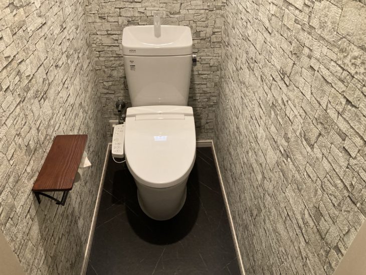 静岡県三島市加茂川町/トイレ改修工事/トイレリフォーム・INAX・YBC-230S・YDT-2380・シャワートイレ・CW-41・トイレ壁紙張り替え