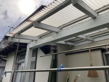 静岡県三島市若松町／テラス改修工事・束石設置工事・テラス塗装・雨樋設置工事／外構リフォーム・木製テラス劣化