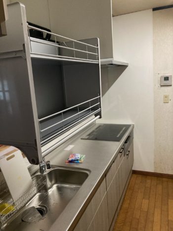 静岡県三島市大場／キッチン改修工事／キッチンリフォーム・LIXILシエラ・昇降棚