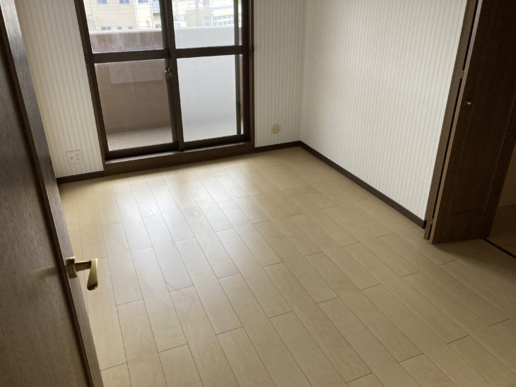 静岡県三島市加茂川町／洋室改修工事／内装リフォーム・フローリング張り替え・壁紙張り替え・NODAウォークフィット45