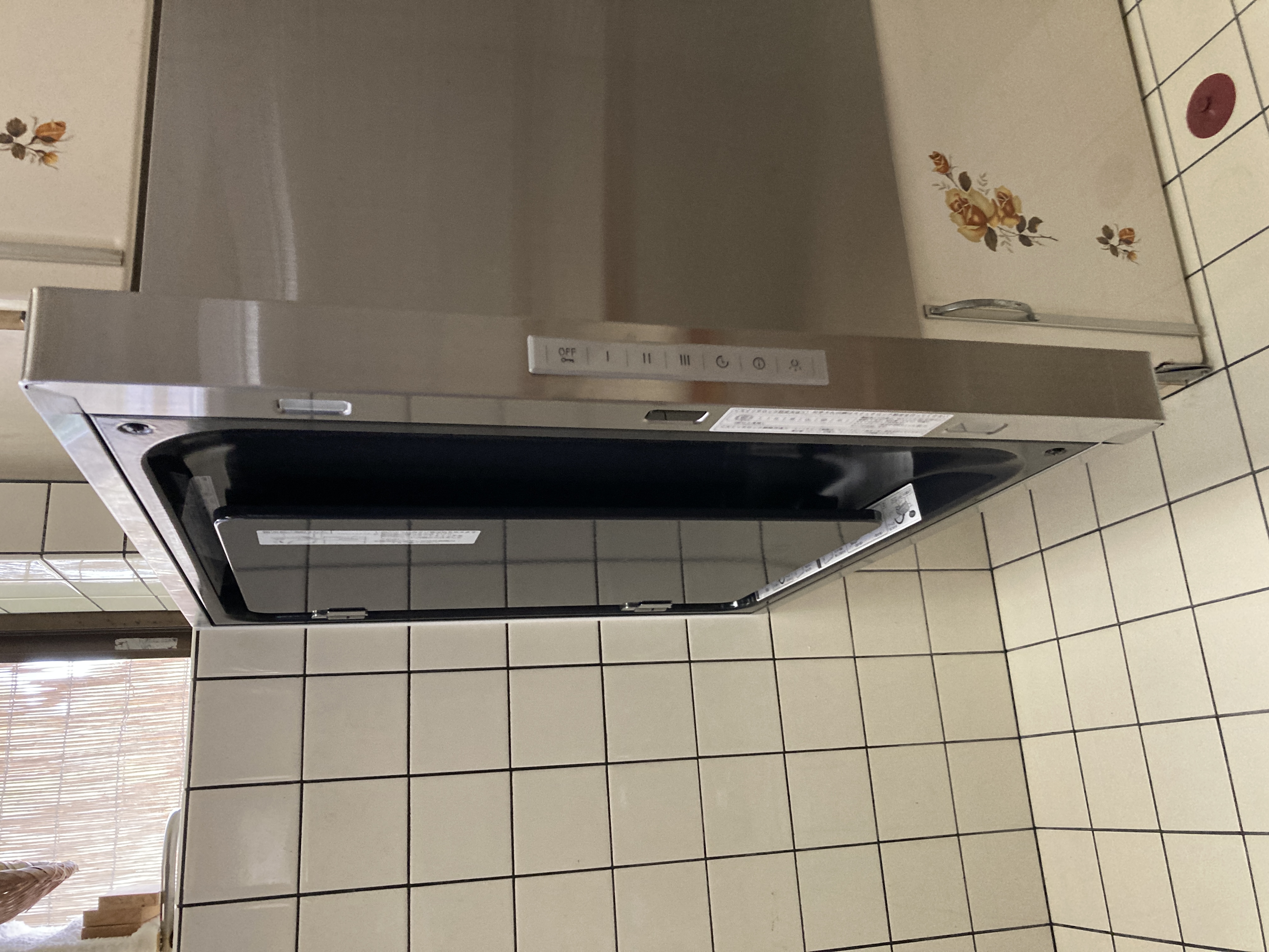 静岡県函南町上沢／レンジフード交換工事／換気扇・キッチンリフォーム・タカラスタンダード　VRAEシリーズ 