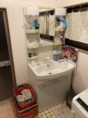 静岡県函南町上沢／脱衣場改修工事Ｔ様邸／洗面化粧台交換・TOTOVシリーズ