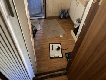 静岡県伊豆の国市北江間／洗面化粧台交換、脱衣場内装工事／洗面所リフォーム・TOTOVシリーズ