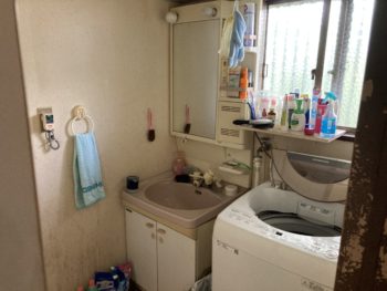 静岡県伊豆の国市北江間／洗面化粧台交換、脱衣場内装工事／洗面所リフォーム・TOTOVシリーズ