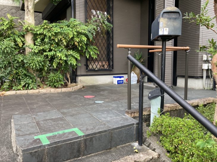 静岡県函南町桑原／手すり設置工事／玄関リフォーム・LIXIL　歩行補助用手すり　グリップライン