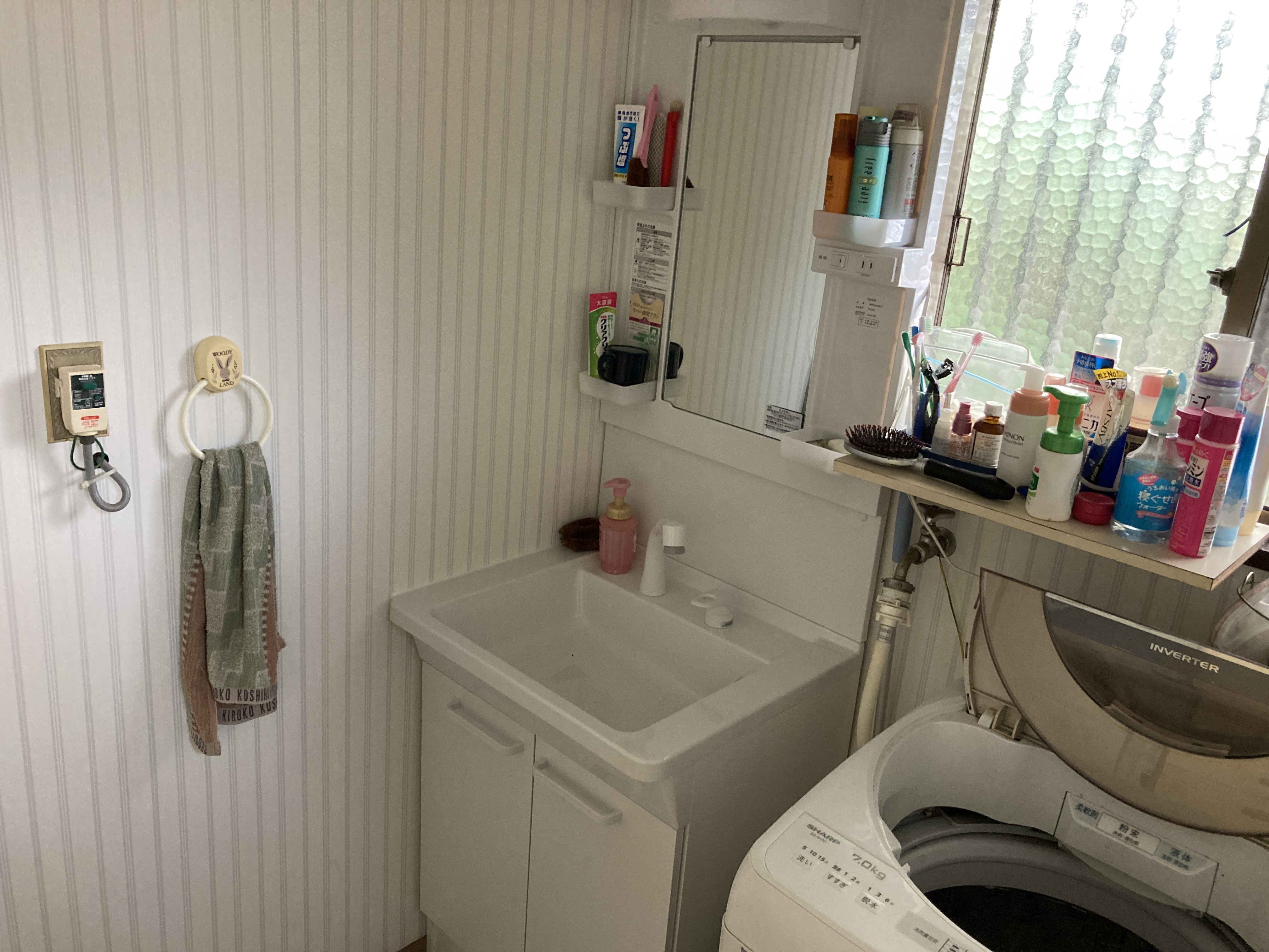 静岡県伊豆の国市北江間／洗面化粧台交換、脱衣場内装工事／洗面所リフォーム・TOTOVシリーズ