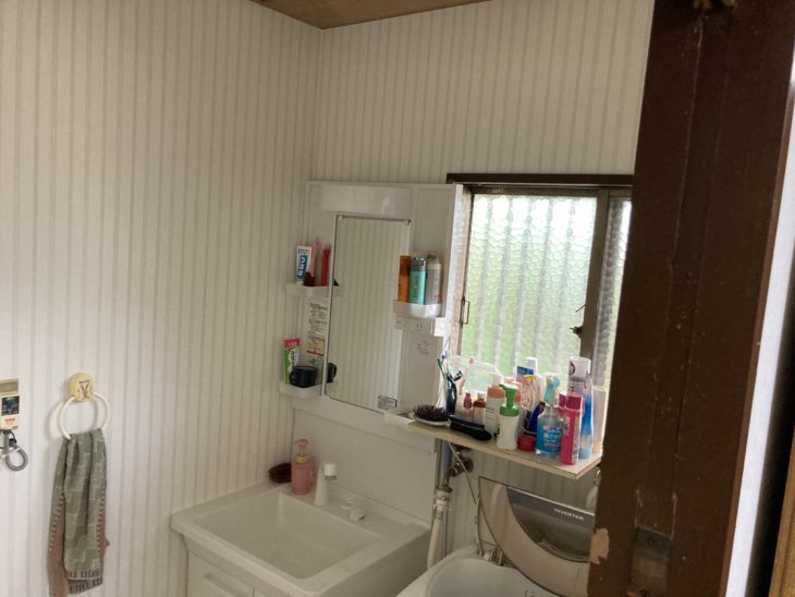 静岡県伊豆の国市北江間／洗面化粧台交換、脱衣場内装工事／洗面所リフォーム・TOTOVシリーズ