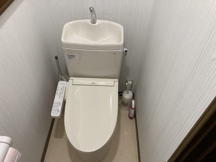 静岡県函南町平井／トイレ改修工事／トイレリフォーム・TOTO　ピュアレストQR・ウォシュレットSB 
