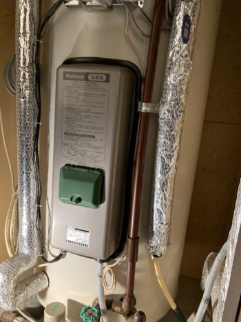30年使った電気温水器のマンション室内交換設置工事│長府製作所DO-3710