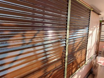 外壁塗装・付帯部塗装工事（軒天、雨戸・戸袋、雨樋）／静岡県三島市富士見台H様邸