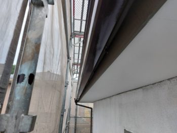 外壁塗装・付帯部塗装工事（軒天、雨戸・戸袋、雨樋）／静岡県三島市富士見台H様邸