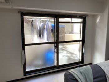 湿気や結露で窓下の壁がボロボロに。補助金を使った内窓設置と窓廻り補修工事│沼津市下香貫