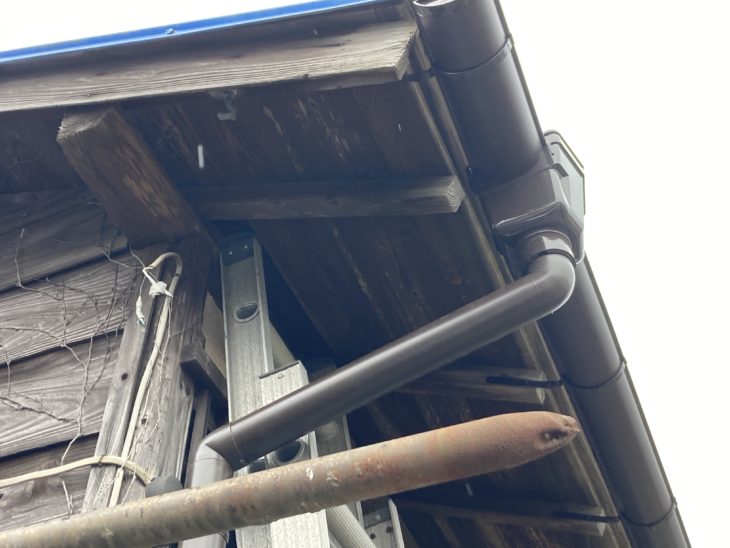 強風で外れてしまった雨樋修理|静岡県伊豆市K様邸