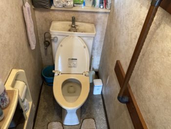 トイレ改修工事　TOTOピュアレストQR／ウォシュレットSB｜静岡県沼津市下香貫 