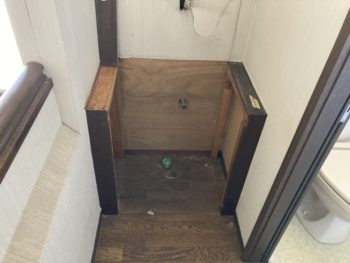 TOTOの湯ぽっとを活用して2階洗面でもお湯が使える／静岡県伊豆市本立野