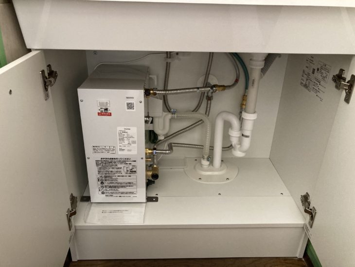 TOTOの湯ぽっとを活用して2階洗面でもお湯が使える／静岡県伊豆市本立野