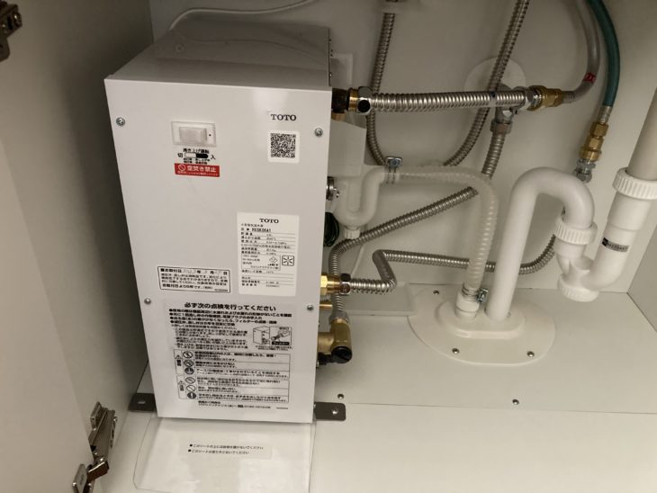TOTOの湯ぽっとを活用して2階洗面でもお湯が使える／静岡県伊豆市本立野