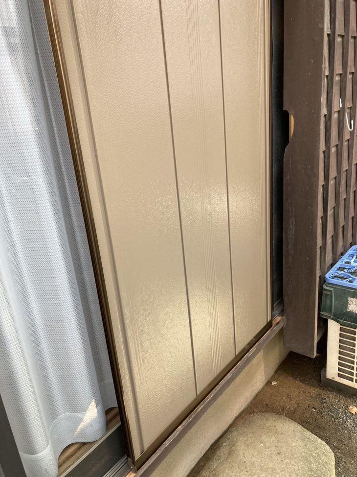 雨戸取り替え工事　LIXIL：取り換え用雨戸（断熱タイプ）／静岡県伊豆の国市原木