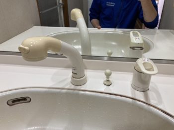 洗面化粧台水栓交換｜静岡県函南町間宮