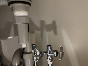 洗面化粧台水栓交換|静岡県函南町間宮