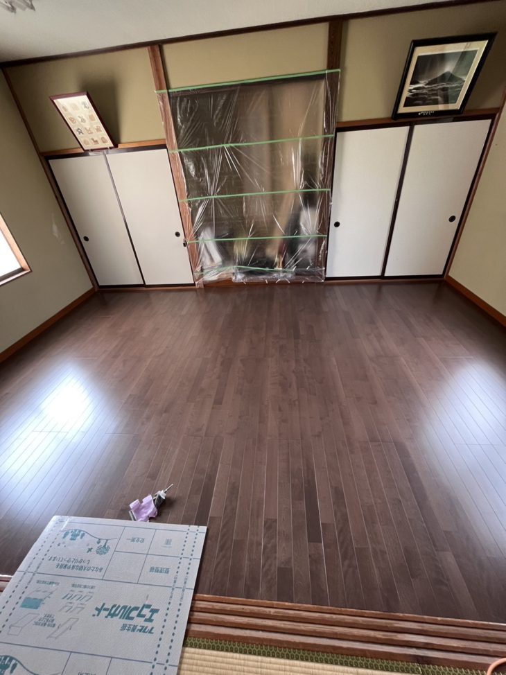 ぶかぶかした床の重ね張り工事