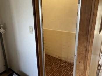 アパートの浴室リフォーム工事。最小限の解体でコストを削減