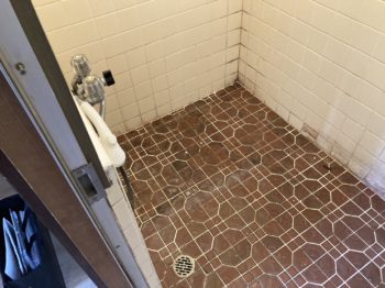 アパートの浴室リフォーム工事。最小限の解体でコストを削減