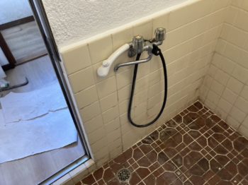 アパートの浴室リフォーム工事。最小限の解体でコストを削減