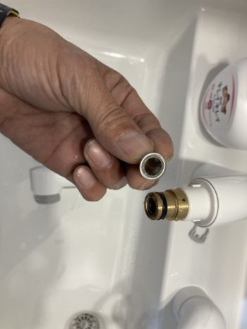 洗面化粧台の水が出ない！｜静岡県伊豆の国市奈古谷