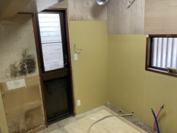 コンロとシンクが別で使い勝手が悪いキッチンをリフォーム｜静岡県伊豆の国市O様邸