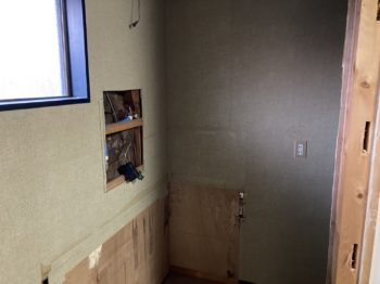 使っていない2階洋間を里帰りの居住スペースにリフォーム｜静岡県