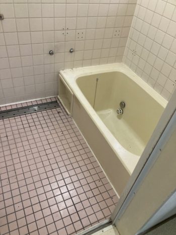 介護が必要なお母さまのために寒い浴室をユニットバスへ。段差をなくしてバリアフリーに|静岡県三島市初音台S様邸