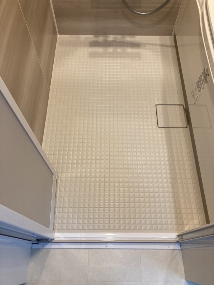 介護が必要なお母さまのために寒い浴室をユニットバスへ。段差をなくしてバリアフリーに|静岡県三島市初音台S様邸