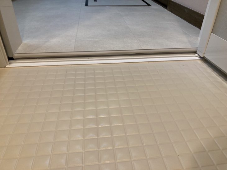 介護が必要なお母さまのために寒い浴室をユニットバスへ。段差をなくしてバリアフリーに|静岡県三島市初音台S様邸