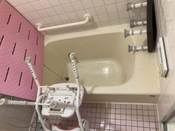 介護が必要なお母さまのために寒い浴室をユニットバスへ。段差をなくしてバリアフリーに|静岡県三島市初音台S様邸