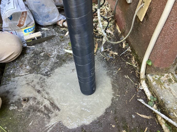 外の配管から水が噴き出てきた｜函南町平井