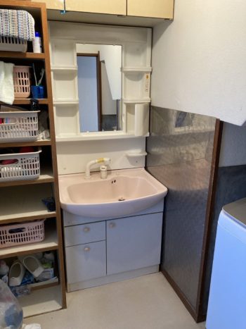 ニラスイホームのチラシを見て洗面化粧台の交換を決意！｜静岡県伊豆の国市四日町