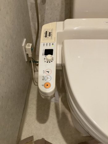 ウォシュレットから茶色い液体が垂れてくる