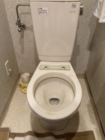 ウォシュレットから茶色い液体が垂れてくる