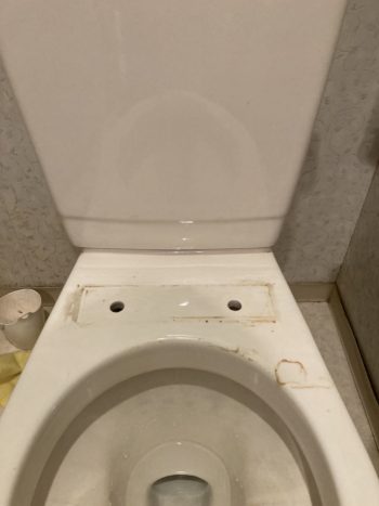 ウォシュレットから茶色い液体が垂れてくる